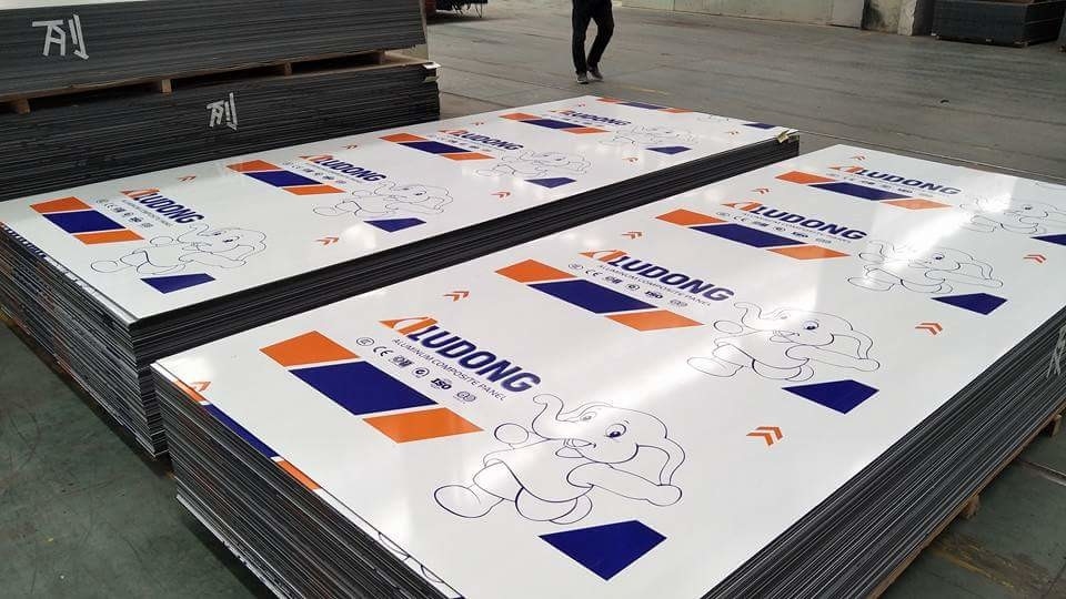 Aluminium-Verbundplatte Spiegel Hochglanz 6000mm Länge Polyethylenkern 3-6mm
