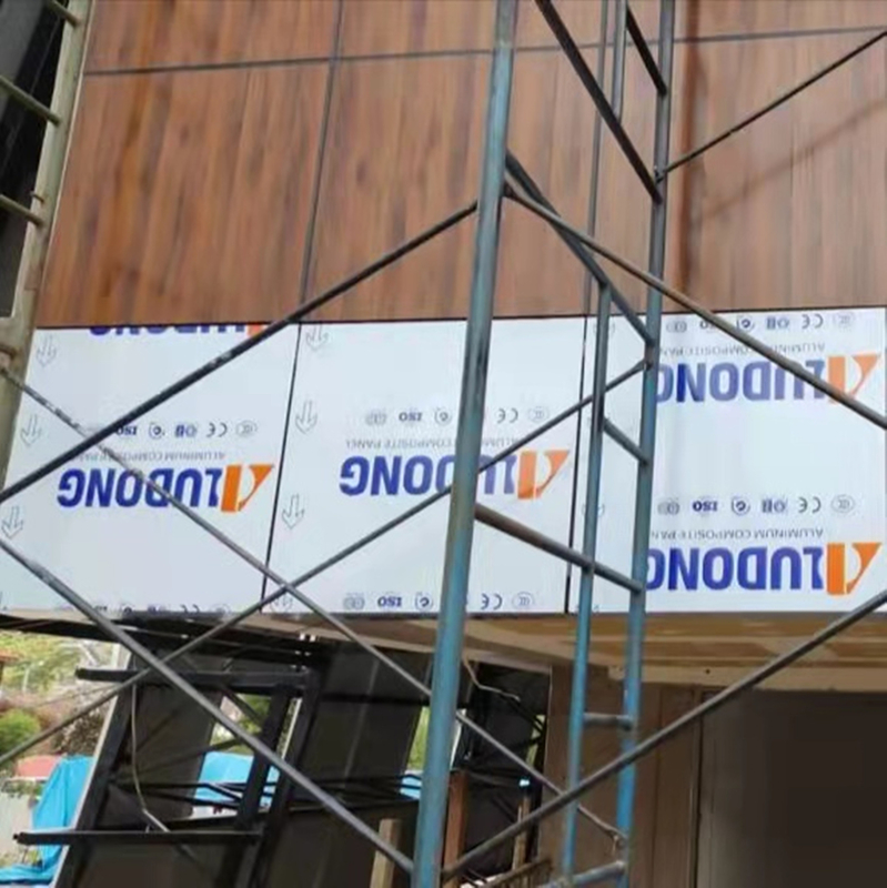 Vielseitige Größen und Farben für Holz-Aluminium-Verbundplatten mit PVDF-Filmlaminierung