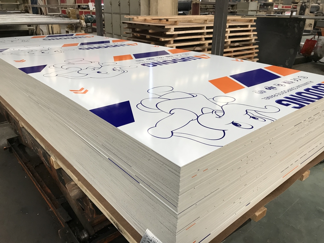 Feuerfest FR B1 A2 ACP Herstellung Alucobond Drawing Aluminium Composite Panel für Verkleidung, Vorhangwand, Scheiben und Innendekoration