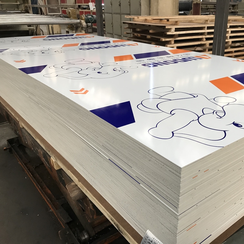 Wasserdichte Alucbond-Flexible Feuerdichte Aluminium-Verbundplatte für Vorhangwand-Riegel Innenunterkunft