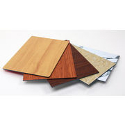 Schutzanlage aus Holz-Aluminium-Verbundwerkstoff mit PVDF-Filmlaminierung für einen höheren Oberflächenschutz