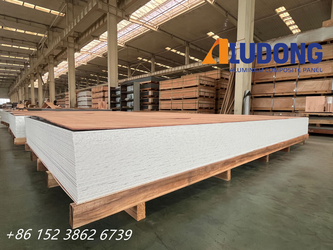 FR B1 PVDF beschichtet feuerfeste Aluminium-Verbundplatten 4 mm Dicke für Gebäude