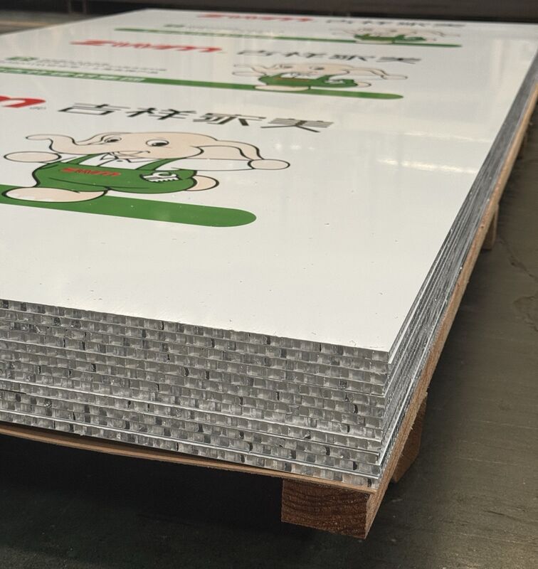 Aluminium-Wabenplatte für Decken, Dächer, Innen- und Außenwandverkleidungen