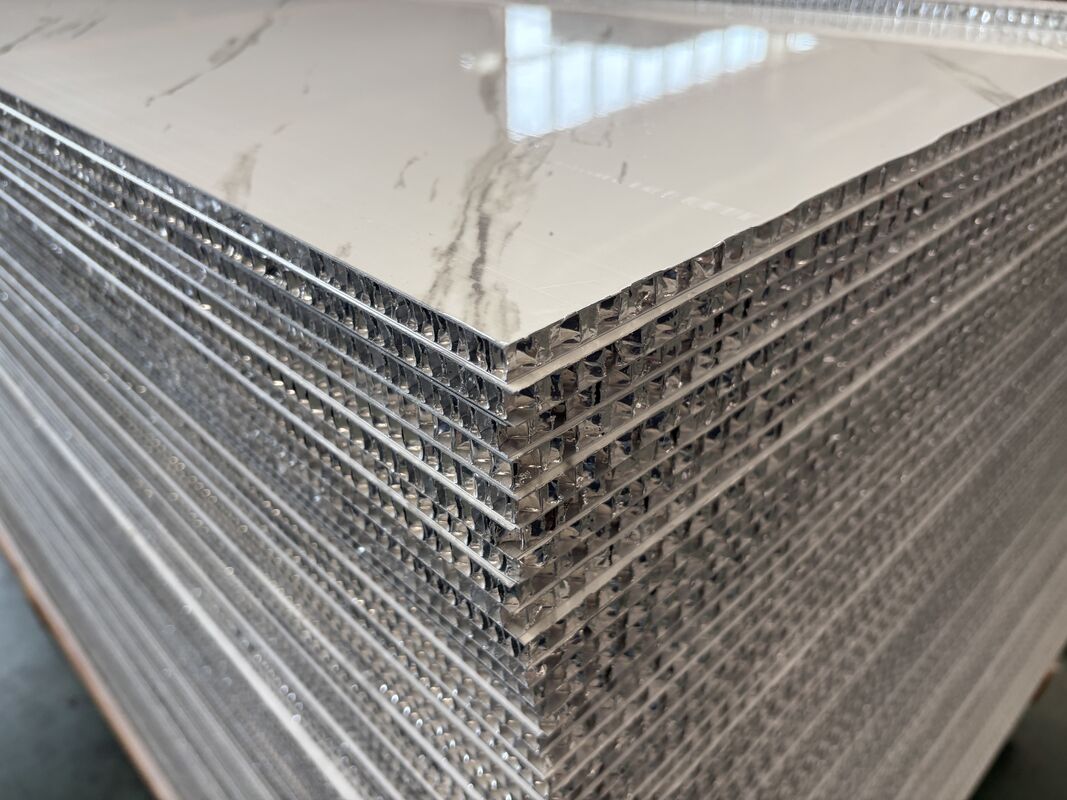 Aluminium-Wabenplatte für Decken, Dächer, Innen- und Außenwandverkleidungen