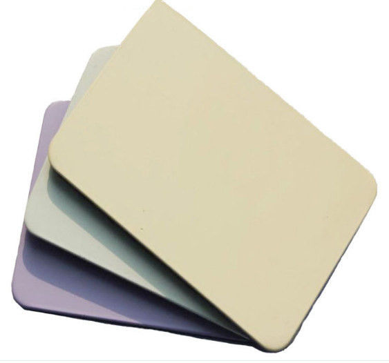 Farbenfrohe Alucobond-Aluminium-Verbundplatten für die Plattierung von Plakaten