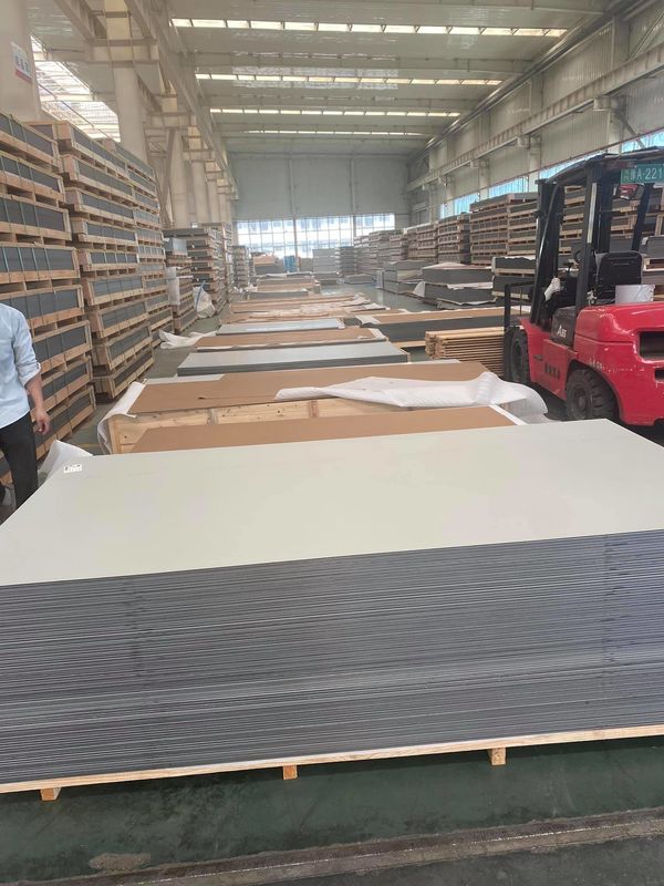 Verbessern Sie die Ästhetik Ihres Gebäudes mit gebürsteten Aluminium-Verbundplatten