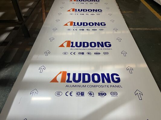 4*0,40mm FR B1 Brandschutz Aluminium-Verbundplatten für Einkaufszentren, Hotels, Bahnhöfe usw.
