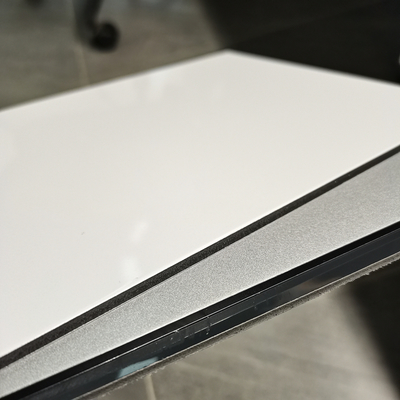 Grelle silberne zusammengesetzte Aluminiumplatten-hohes Masshaltigkeits-Anzeigen-Blatt PVDF